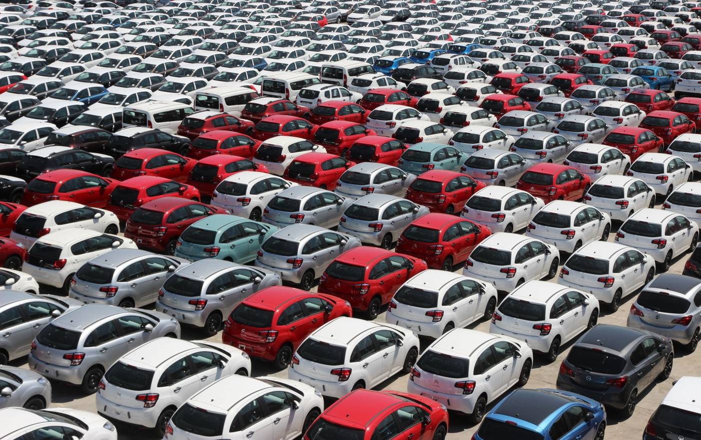 Avis budget car rental lot