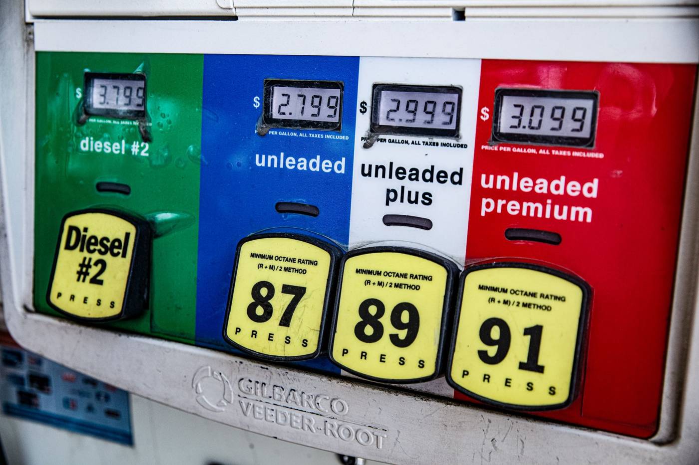 Brent crude drops below $74 amid Iran war