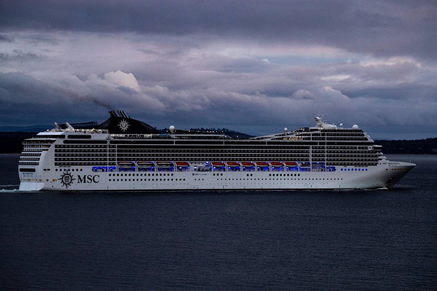 Cruise ship booking travel