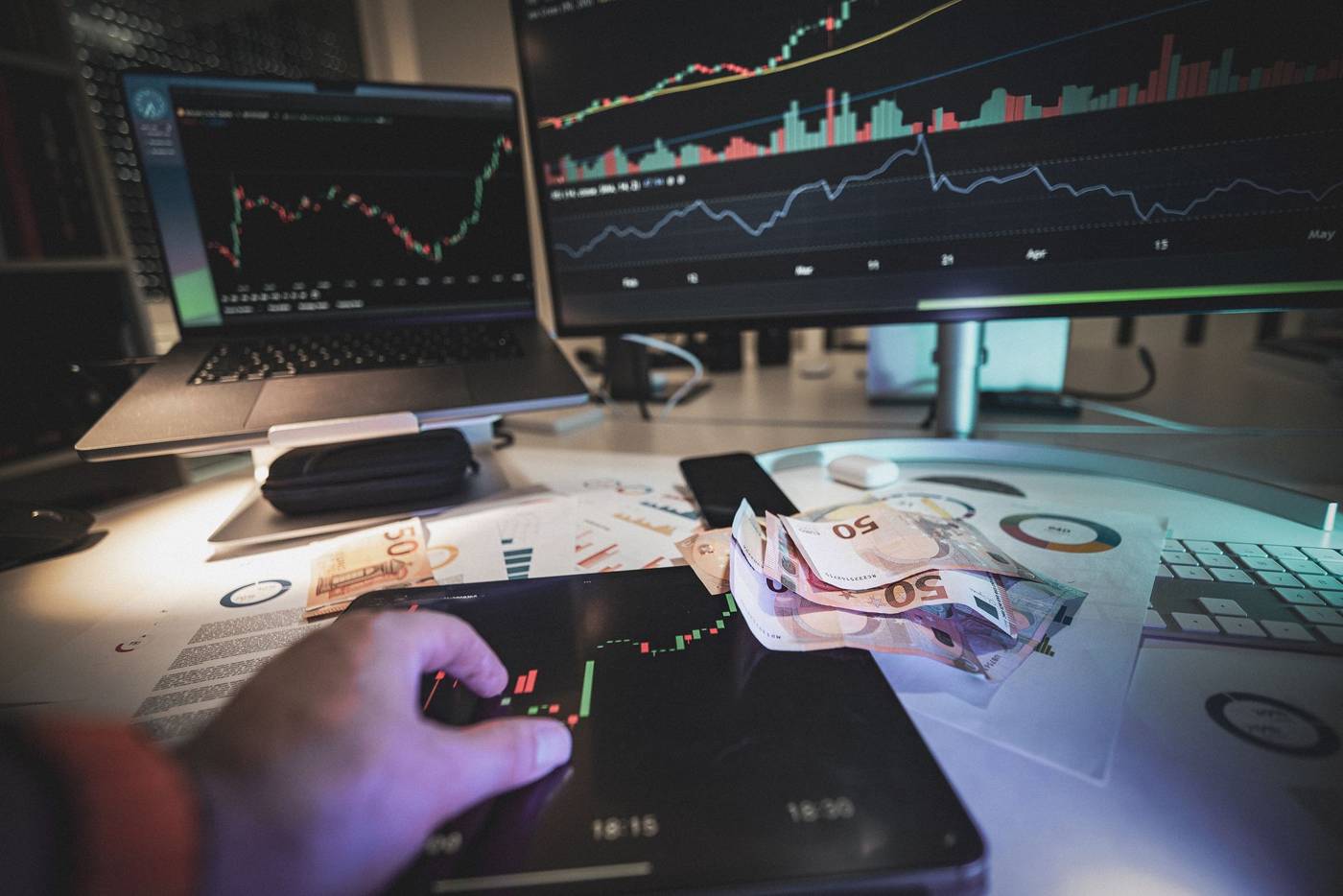 Fast food investor trading screen