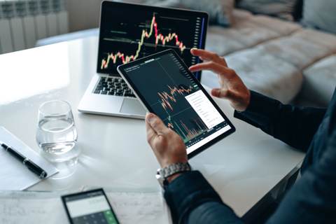 Tech Stocks Fall Again Amid Selloff