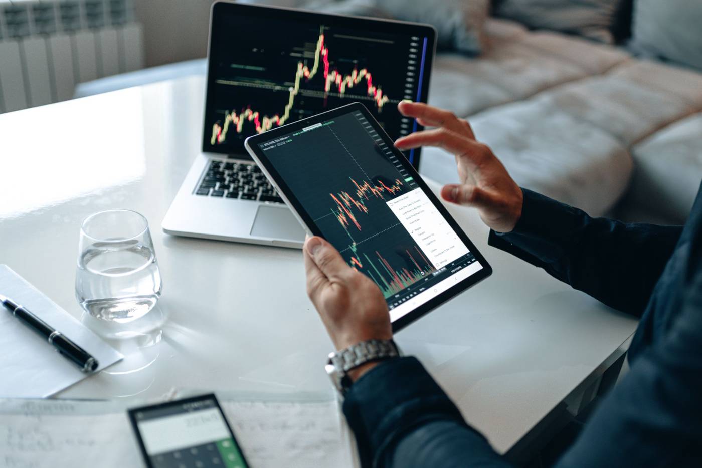 Tech Stocks Fall Again Amid Selloff